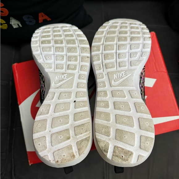 Nike Roshe Flyknit Multicolor sz 13 - Picture 2 of 4